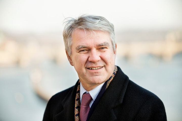 /uploads/posts/c30bb4496eb359b3143e0133a83c9bca4c8d7ba8/images/Guy_Barker (1).png